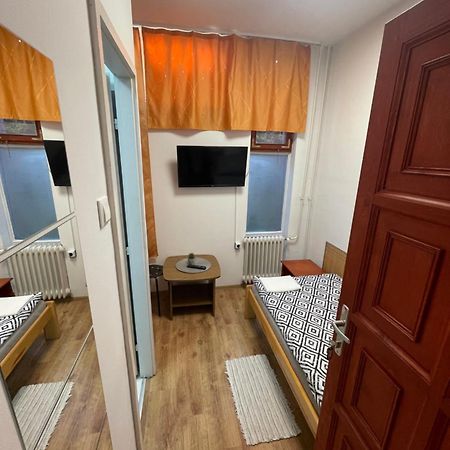 Alom Vendeghaz Hotel Dunaújváros Exterior foto